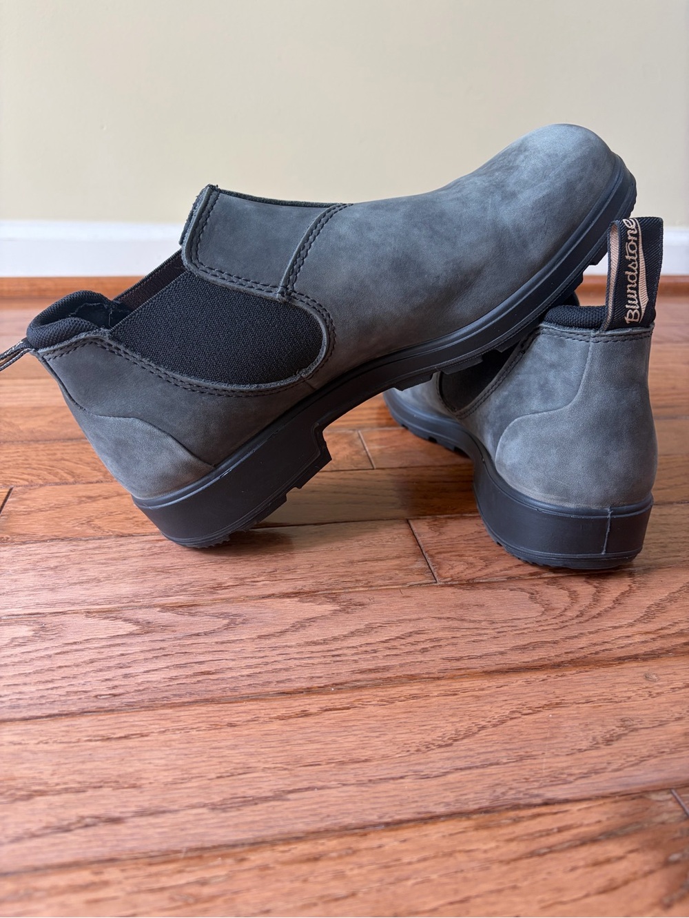 Blundstone #1910 Steel Grey Waxed Suede Chelsea Boots AU-6 & US-W9/M7